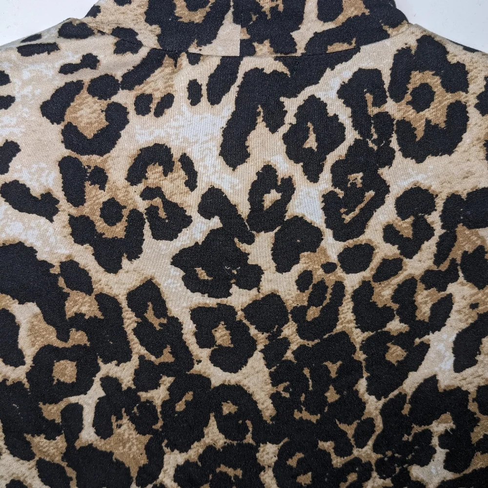 XS Leopard Long Sleeve Turtleneck - Picture 4 of 4